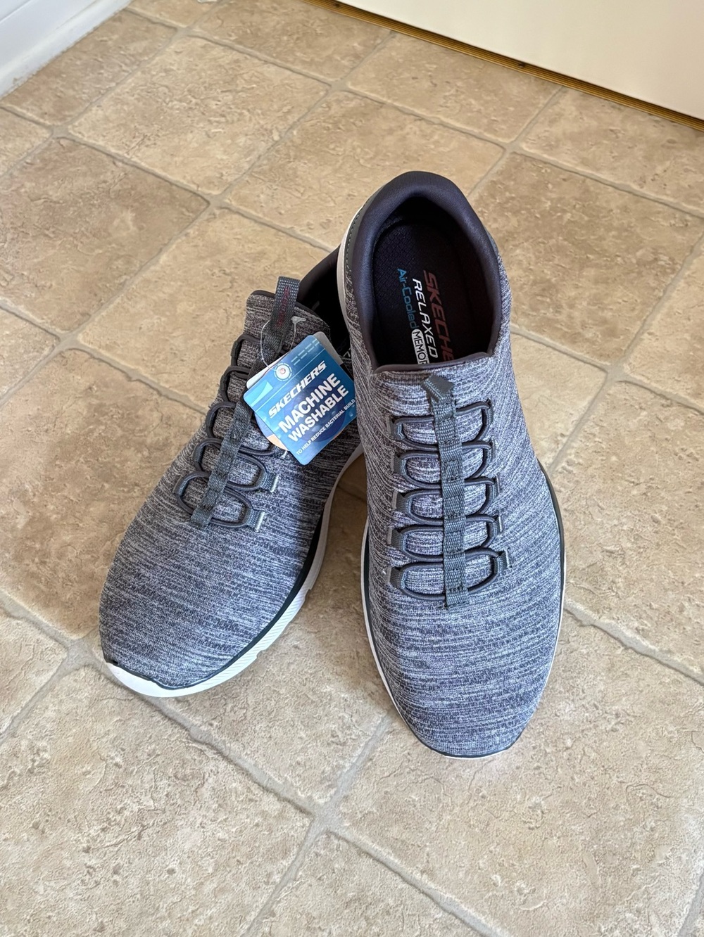 Skechers Lightweight Men's Gray Knit Slip-On Athletic Sneakers. New with Tags